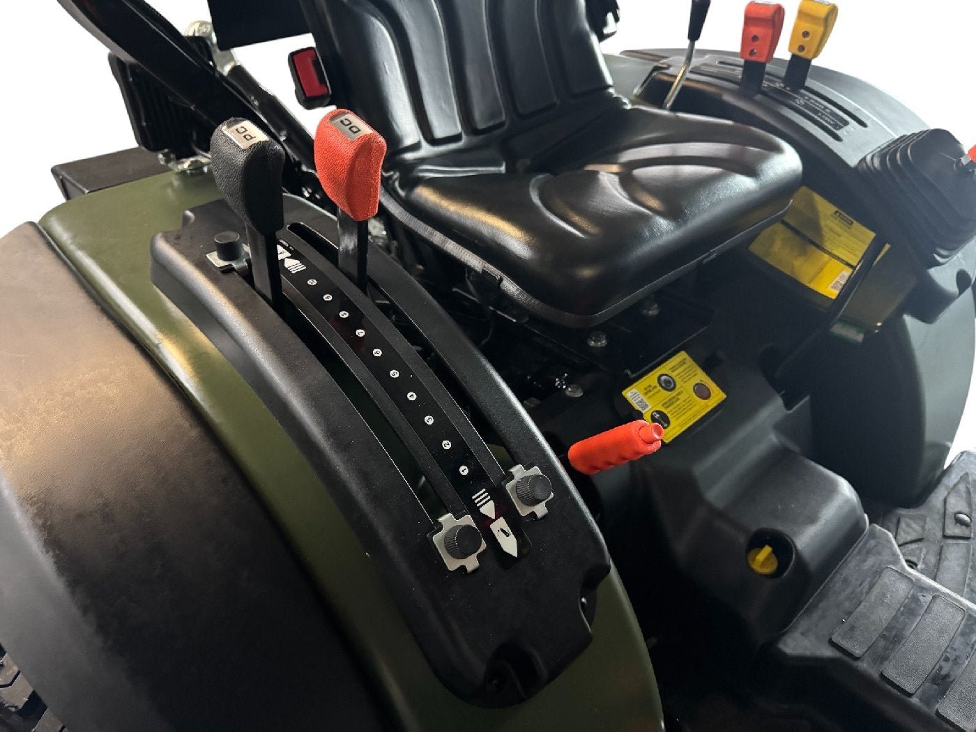 startrac 26 hst mit rasenbereifung detail 56551 eed9770b a7cf 4150 8a90 62a771d94858.jpg startrac 26 hst mit rasenbereifung detail 56551 eed9770b a7cf 4150 8a90 62a771d94858.jpg